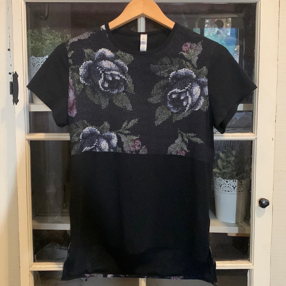 Size 4 Lululemon Snapshot Tee